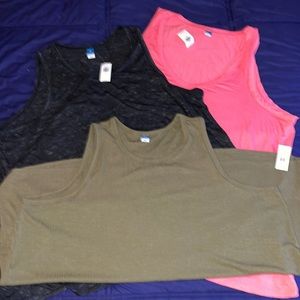 NWT Old Navy Woman’s sleeveless tops Bundle XXL